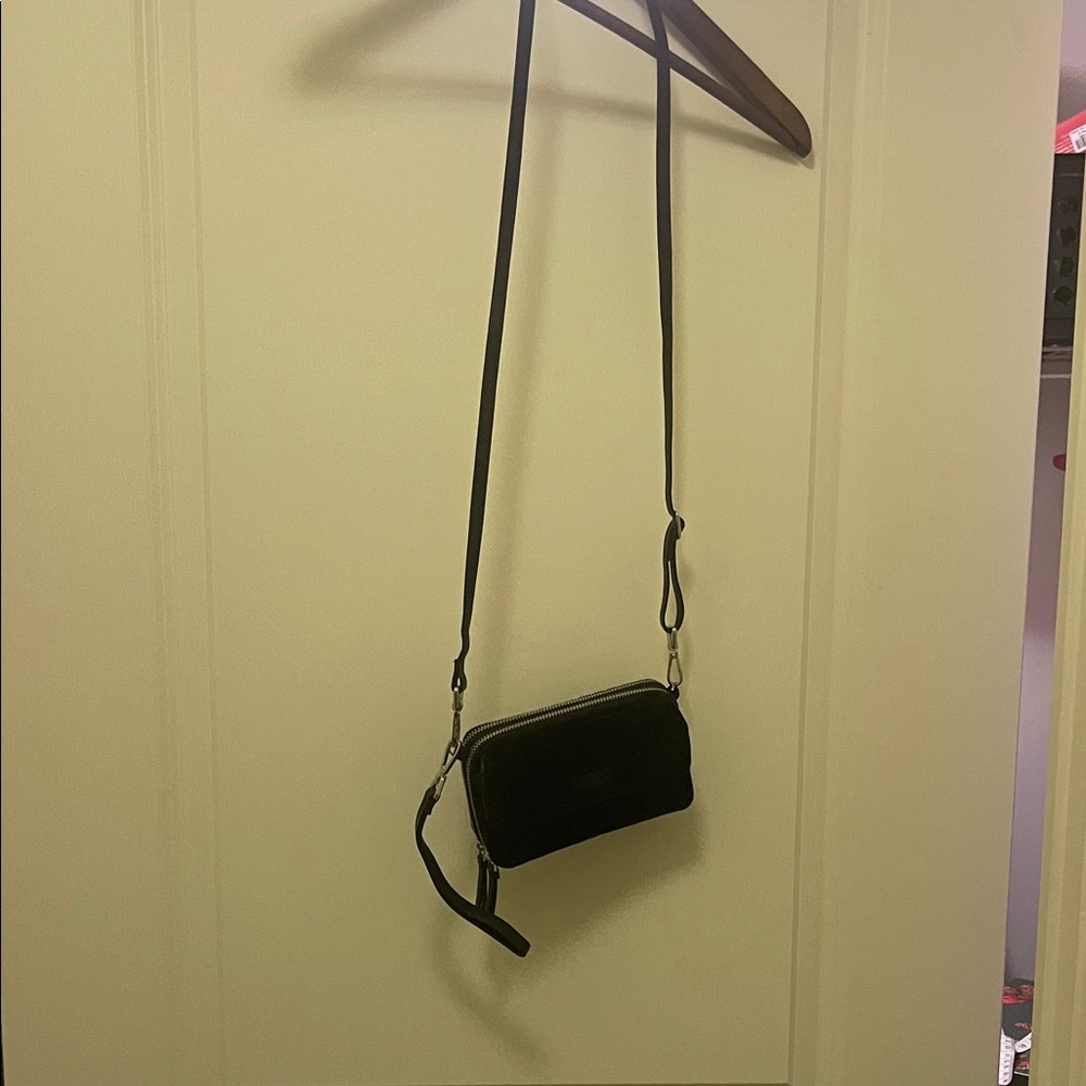 Black Crossbody Bag - Classic Everyday Style